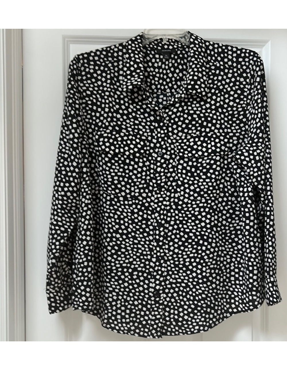 ALFANI Chic button-down shirt with a playful dot pattern. Size